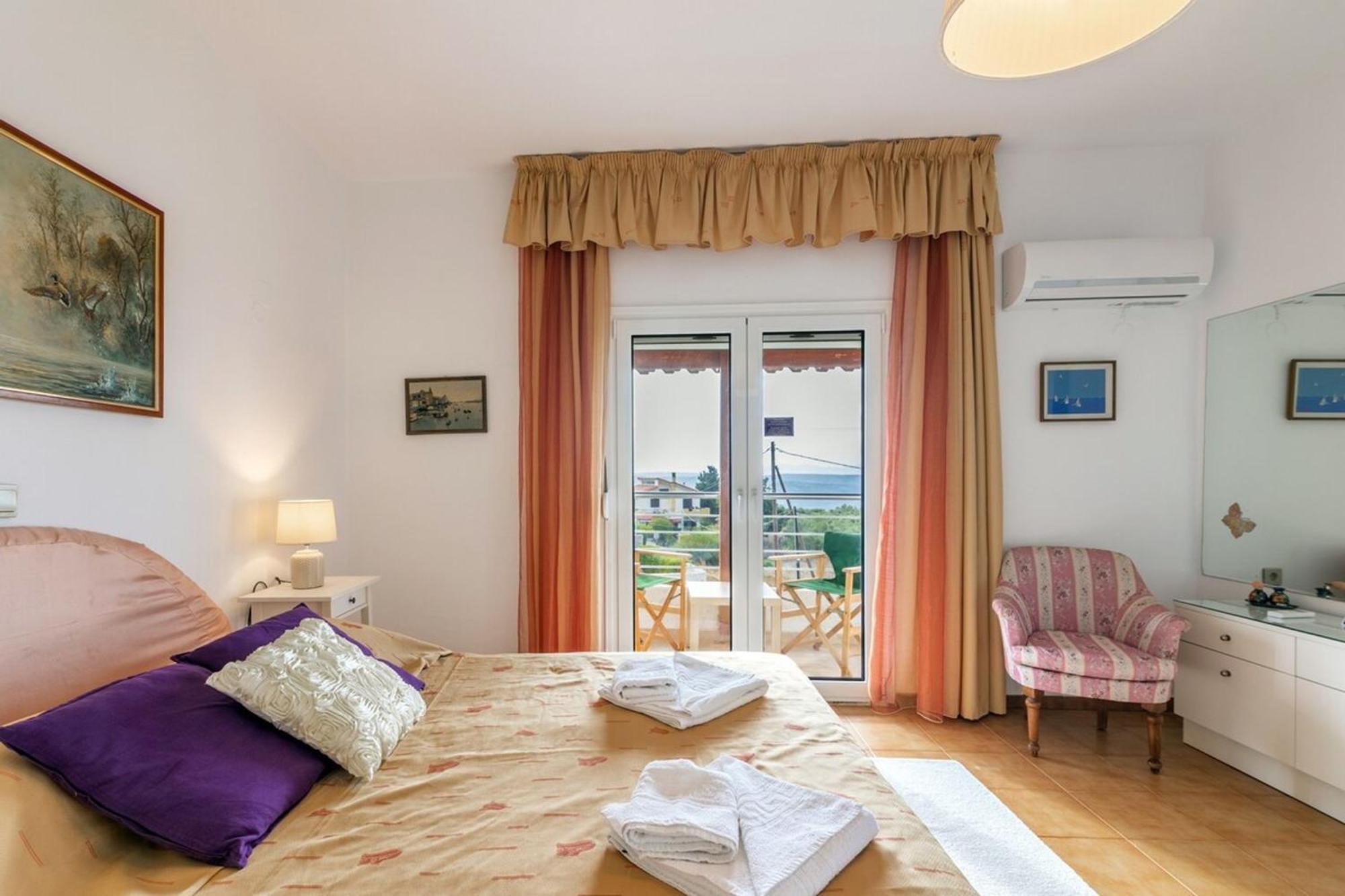 Amazing Villa Chrysanthi With Private Pool In Heraklion Epano Vathia Exterior foto